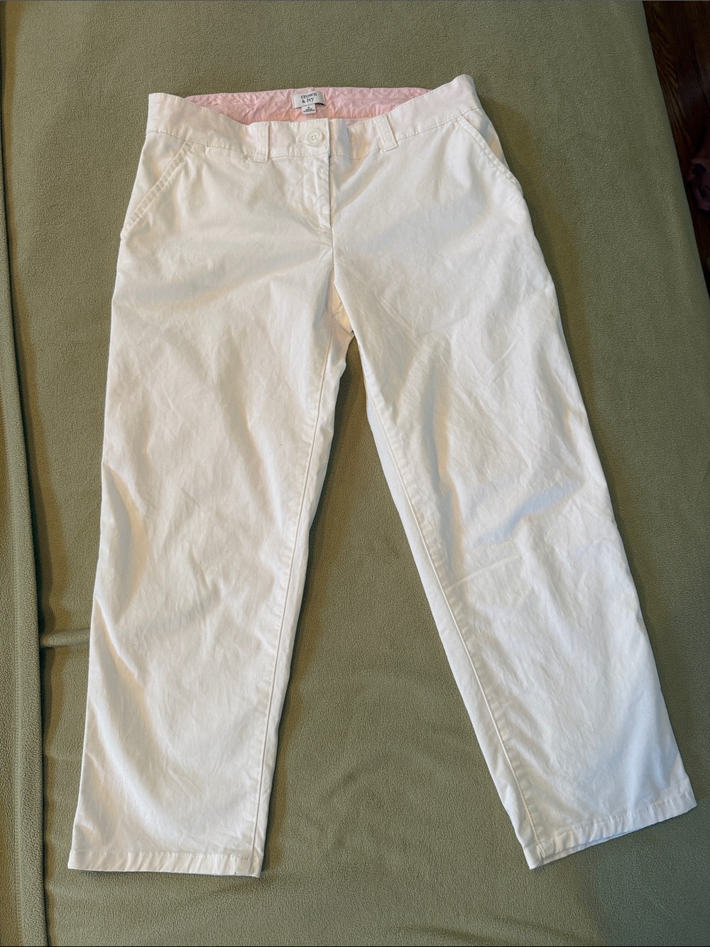 crown & ivy White Cotton Chino Pants with Pink Waistband Accent